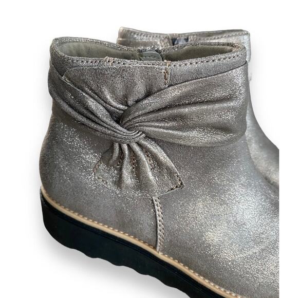 Clarks Sharon Leather Ankle Boots Sz 6.5
Metallic Pewter Side Zip Comfort Shoes - Picture 3 of 12